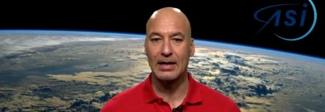 Luca Parmitano in diretta da Houston: «La sostenibile pesantezza dell'essere» Guarda in diretta Luca Parmitano in diretta da Houston: «La sostenibile pesantezza dell'essere» Guarda in diretta