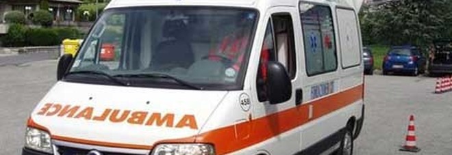 Roma, incidente tra due moto e un'auto: muore centauro di 40 anni Roma, incidente tra due moto e un'auto: muore centauro di 40 anni