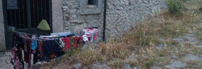 Assedio burocratico e Anac
così il castello scivola nel degrado Assedio burocratico e Anac
così il castello scivola nel degrado