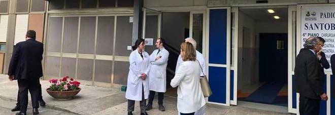 Tumori, asportata massa di un chilo a una bambina di 11 anni a Napoli Tumori, asportata massa di un chilo a una bambina di 11 anni a Napoli