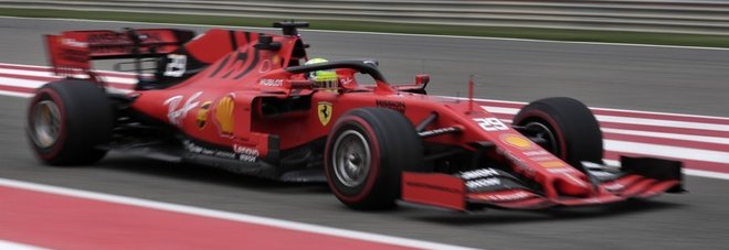Esordio alla grande in Ferrari di Mick Schumacher nei test del Bahrain: 2° tempo. Video