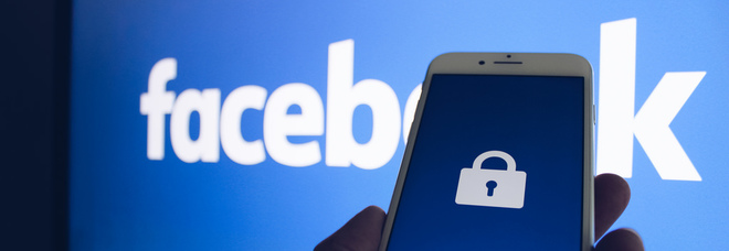 Facebook sospende 200 app per l'uso di dati dopo lo scandalo Cambridge Analytica Facebook sospende 200 app per l'uso di dati dopo lo scandalo Cambridge Analytica