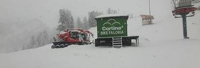 Sul Faloria a Cortina d'Ampezzo nevica (foto Radio Cortina) Sul Faloria a Cortina d'Ampezzo nevica (foto Radio Cortina)