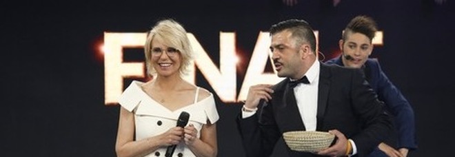 Amici, Matteo Salvini guarda la finale e lo fa sapere sui social. Maria De Filippi gli risponde così Amici, Matteo Salvini guarda la finale e lo fa sapere sui social. Maria De Filippi gli risponde così