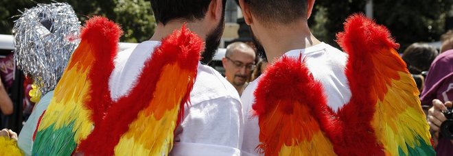 Il Roma Pride sabato 8 giugno a 50 anni dai moti di Stonewall del 1969 Il Roma Pride sabato 8 giugno a 50 anni dai moti di Stonewall del 1969