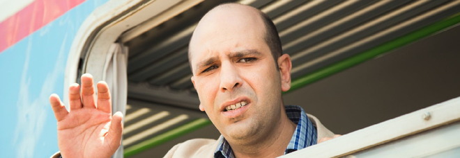 Checco Zalone punge Di Maio e Salvini: «Prenderli in giro? Lo fanno già da soli»