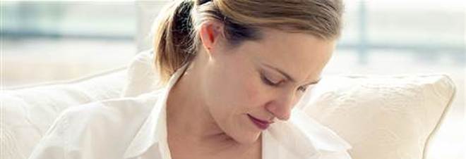 Non riesce ad allattare al seno il suo bambino: "Per fortuna avevo il vibratore"