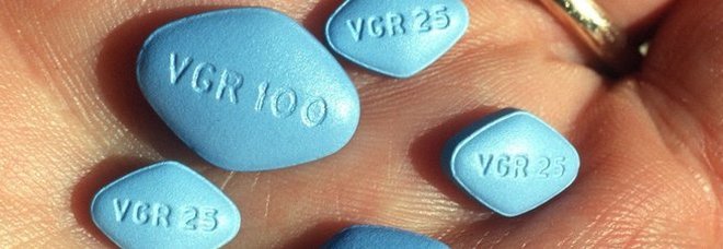 Uccide il marito con un cocktail di Viagra per fuggire con l'amante: la figlia 16enne la scopre e denuncia la mamma