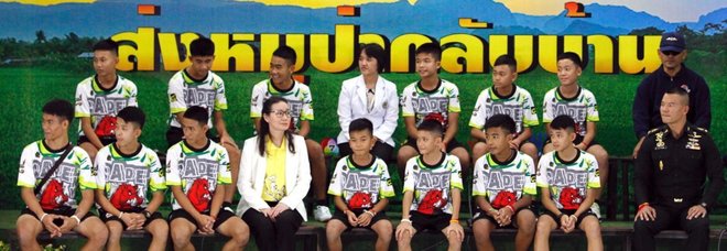 Thailandia, i 12 ragazzi della grotta dimessi dall'ospedale
