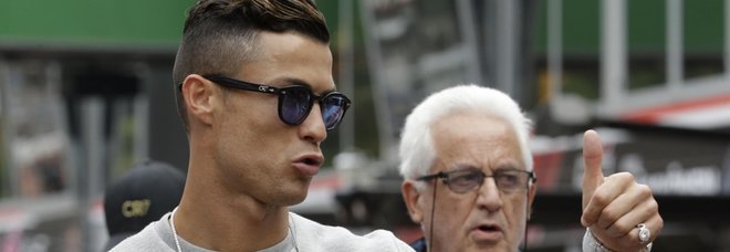 Cristiano Ronaldo si regala un'auto da 1 milione di euro: è una McLaren Senna