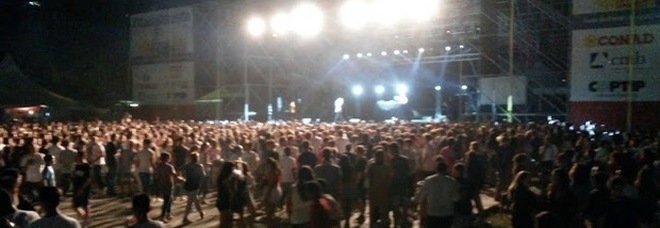 Spray urticante al concerto di Salmo come a Corinaldo: rubata una collanina, due giovani medicati Spray urticante al concerto di Salmo come a Corinaldo: rubata una collanina, due giovani medicati