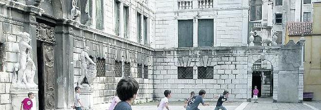 I giochi in campiello Pisani (campo Santo Stefano),