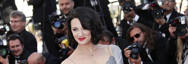 Asia Argento pubblica la lista delle donne molestate: «Siamo 82 vittime, ecco le nostre storie» Asia Argento pubblica la lista delle donne molestate: «Siamo 82 vittime, ecco le nostre storie»
