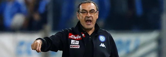 Sarri, l'ipotesi dell'addio scatena i tifosi del Napoli: «È intoccabile»