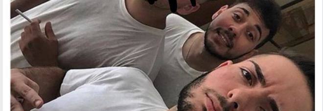 Turista violentata, il selfie dei due arrestati: «Buoni a niente ma capaci di tutto»