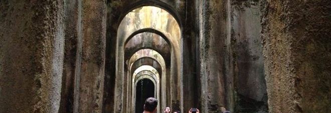 Visita guidata all'antica Bauli, a partire dal centro storico, passando per la Piscina Mirabili e arrivando all'azienda agricola Piscina Mirabile Visita guidata all'antica Bauli, a partire dal centro storico, passando per la Piscina Mirabili e arrivando all'azienda agricola Piscina Mirabile