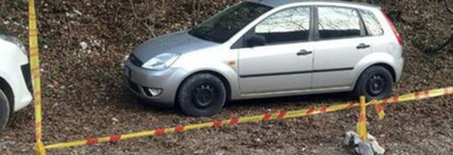 Cacciatori nei boschi per una battuta: trovano il cadavere di un'uomo Cacciatori nei boschi per una battuta: trovano il cadavere di un'uomo
