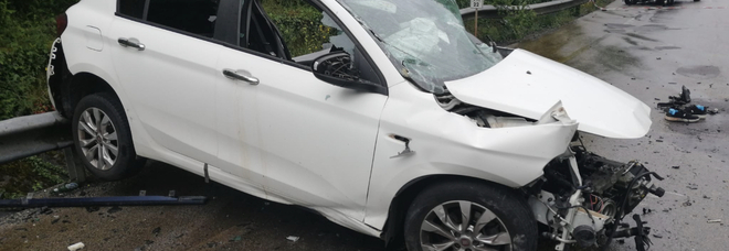 Atina, frontale tra due auto sulla Cassino-Sora: atterra l'eliambulanza Atina, frontale tra due auto sulla Cassino-Sora: atterra l'eliambulanza