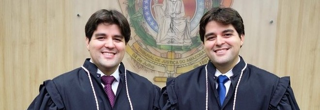 Brasile, gemelli condividono tutto fino a diventare giudici nello stesso giorno Brasile, gemelli condividono tutto fino a diventare giudici nello stesso giorno