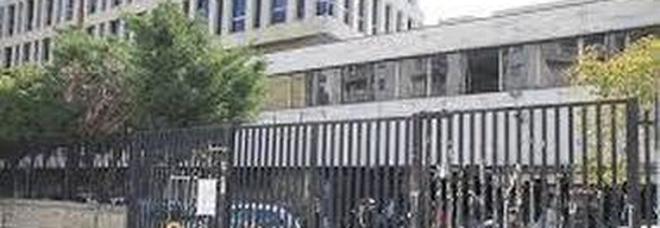 Filma di nascosto sotto le gonne delle donne col cellulare, preso in Tribunale