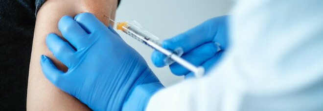 Vaccino, il laboratorio francese Pasteur rinuncia: «Test dimostrano poca efficacia»