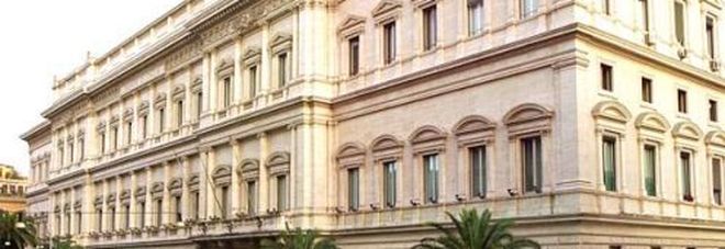 Spread vede quota 300, impatto su banche e manovra Spread vede quota 300, impatto su banche e manovra