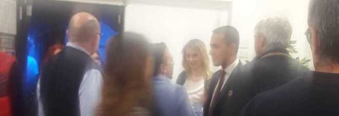 Chiambretti show con Di Maio: «Vieni in trasmissione, potrei essere tuo padre». E lui: «Forse non ti conviene» Chiambretti show con Di Maio: «Vieni in trasmissione, potrei essere tuo padre». E lui: «Forse non ti conviene»