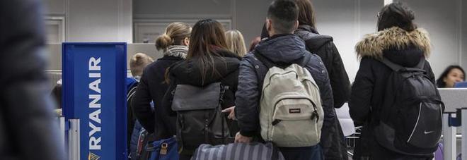 Ryanair, bagaglio a mano:
le nuove regole. Dal 15
niente trolley a bordo