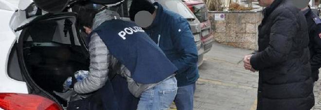 Si spacciavano per clienti facoltosi, restano in carcere i ladri-vip Si spacciavano per clienti facoltosi, restano in carcere i ladri-vip