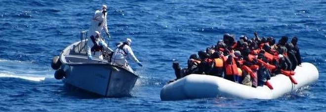 Migranti, il Viminale: nuove regole per non uscire da Triton Migranti, il Viminale: nuove regole per non uscire da Triton