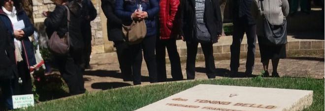 La veglia dei giovani
E don Ciotti legge i versi di don Tonino La veglia dei giovani
E don Ciotti legge i versi di don Tonino