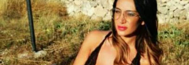 Marika Fruscio senza veli per il nuovo calendario del 2018: gli scatti hot della showgirl Marika Fruscio senza veli per il nuovo calendario del 2018: gli scatti hot della showgirl
