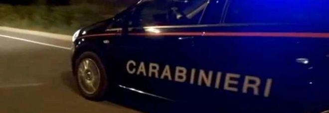 Trovato ​morto accanto al furgone Fascetta da elettricista al collo Trovato ​morto accanto al furgone Fascetta da elettricista al collo