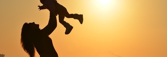Mille euro al mese (per 8 anni) per fare la mamma: «Dal quarto figlio in poi diventa un vitalizio» Mille euro al mese (per 8 anni) per fare la mamma: «Dal quarto figlio in poi diventa un vitalizio»