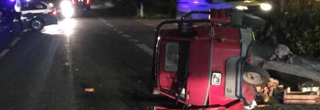 L'Ape esce dal benzinaio
ed è travolto da un'auto
Uomo muore dopo il ricovero