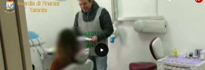 Scoperto falso dentista: sorpreso mentre curava i pazienti Scoperto falso dentista: sorpreso mentre curava i pazienti