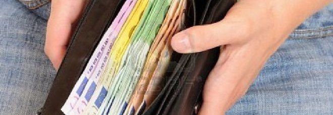 «Aiuto, mi hanno rapinata»
Ma aveva perso i soldi
e aveva paura della famiglia «Aiuto, mi hanno rapinata»
Ma aveva perso i soldi
e aveva paura della famiglia