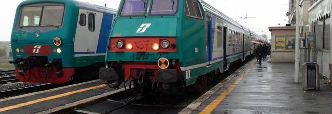 Guasto al treno: il Roma-Pescara
fermo tra Lunghezza e Tivoli Guasto al treno: il Roma-Pescara
fermo tra Lunghezza e Tivoli