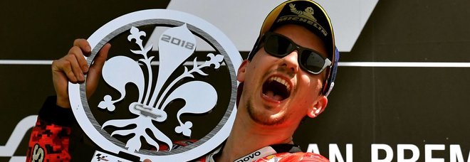 Motogp, Lorenzo show al Mugello:
podio italiano con Dovizioso e Rossi