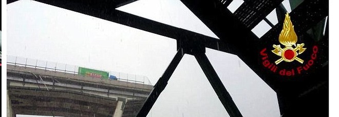 Crolla viadotto a Genova, la notizia sui siti di tutto il mondo: «È una tragedia»