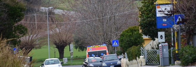 Donna si toglie la vita
in casa, scenario da incubo
per un parente al rientro