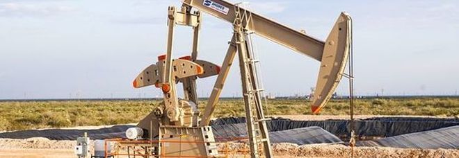 Coronavirus, Opec annuncia accordo per la riduzione della produzione di petrolio Coronavirus, Opec annuncia accordo per la riduzione della produzione di petrolio