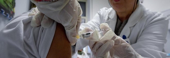 Vaccini, da oggi a scuola solo con il certificato