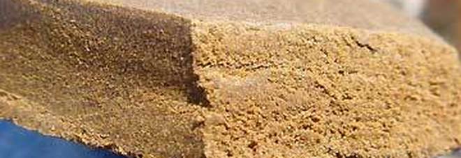 Latitante sorpreso a spacciare hashish: 50enne finisce in carcere Latitante sorpreso a spacciare hashish: 50enne finisce in carcere
