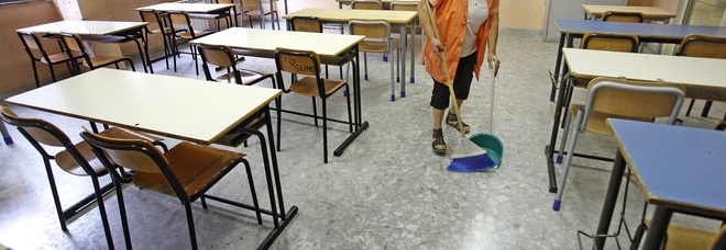 Scandalo bidelli: non solo certificati falsi. I trucchetti per avere il posto Scandalo bidelli: non solo certificati falsi. I trucchetti per avere il posto