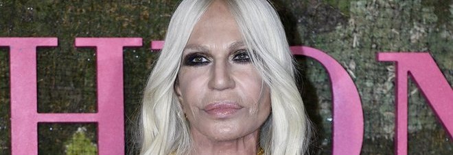 «Versace verso la vendita»:
Kors o Tiffany in corsa
per 2 miliardi di dollari