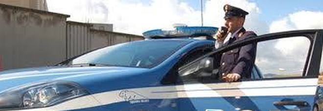 Pistola spianata agli automobilisti per postare video sui social: 3 giovani nei guai Pistola spianata agli automobilisti per postare video sui social: 3 giovani nei guai