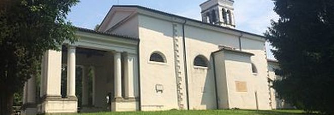 Ceri sull'altare: in fiamme il Santuario della Madonna delle Pianelle Ceri sull'altare: in fiamme il Santuario della Madonna delle Pianelle