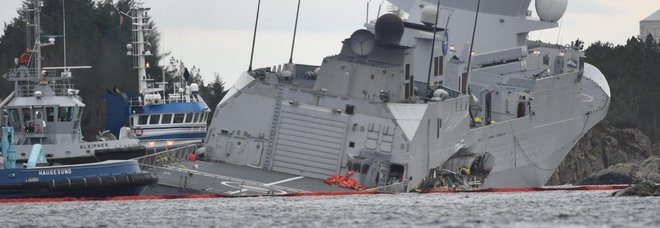 Norvegia, collisione in un fiordo tra una fregata e una petroliera Norvegia, collisione in un fiordo tra una fregata e una petroliera