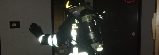Donna Olimpia, casa in fiamme:
anziano portato in salvo dai vigili del fuoco Donna Olimpia, casa in fiamme:
anziano portato in salvo dai vigili del fuoco